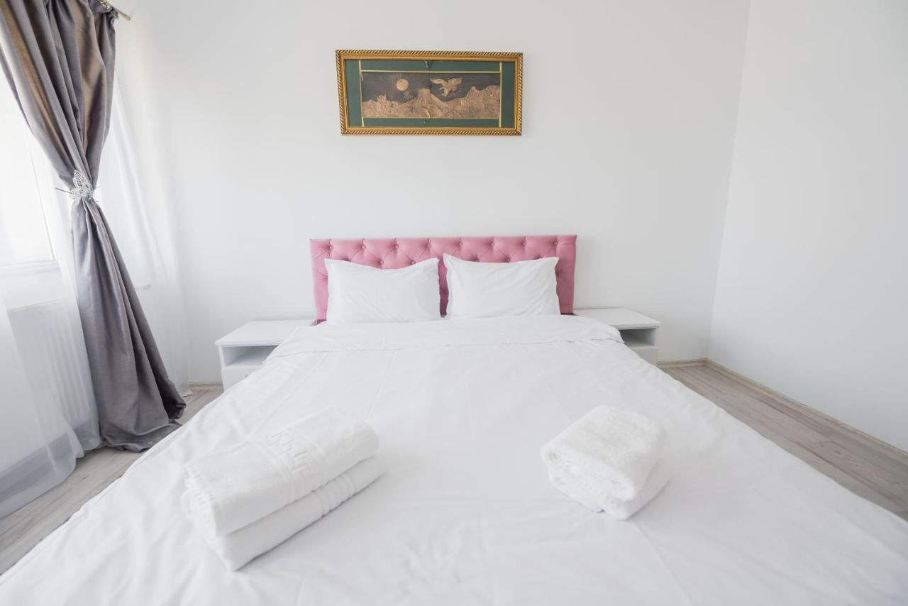 Rania Apartments คลูจ-นาโปกา ภายนอก รูปภาพ
