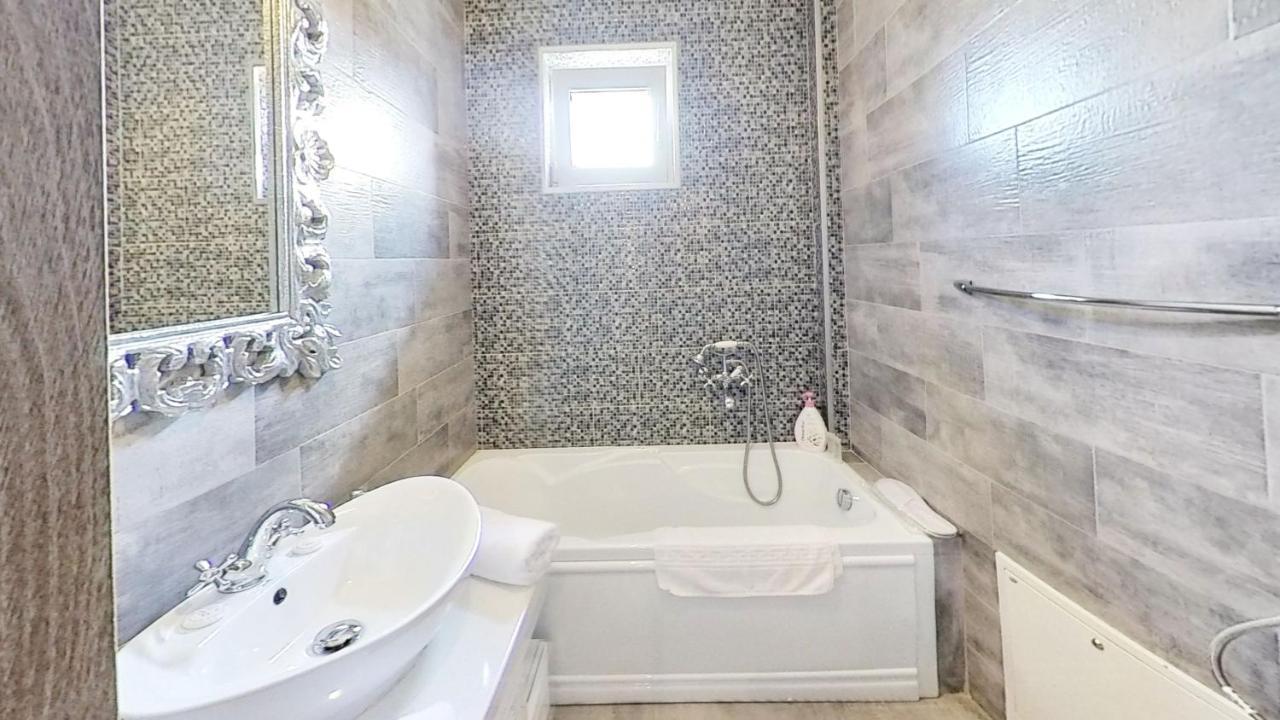 Rania Apartments คลูจ-นาโปกา ภายนอก รูปภาพ