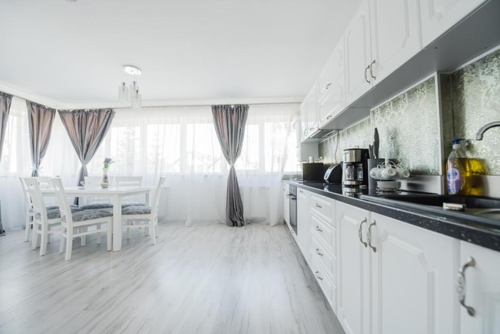Rania Apartments คลูจ-นาโปกา ภายนอก รูปภาพ