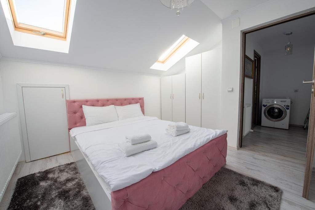 Rania Apartments คลูจ-นาโปกา ภายนอก รูปภาพ
